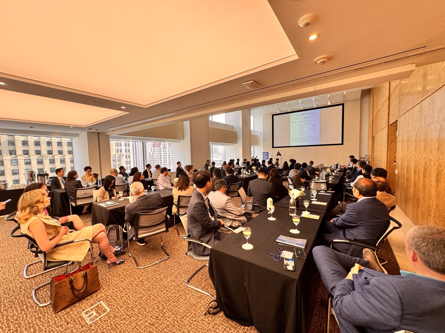 BIO USA 2025에 참가한 서울 바이오 스타트업...다국적 제약사, 미국 VC와... - 뉴스 썸네일 이미지