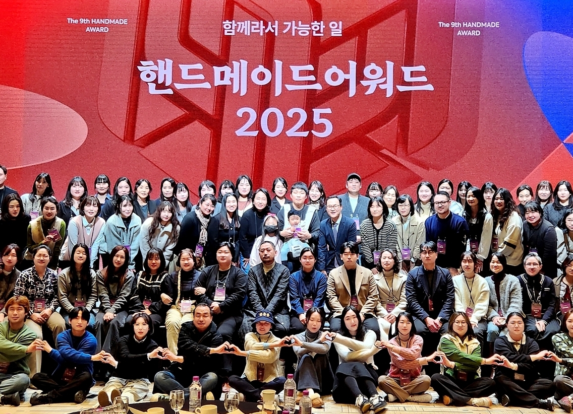 AI는 시간을 압축하지만, 핸드메이드는 시간을 담는다 - 뉴스 썸네일 이미지